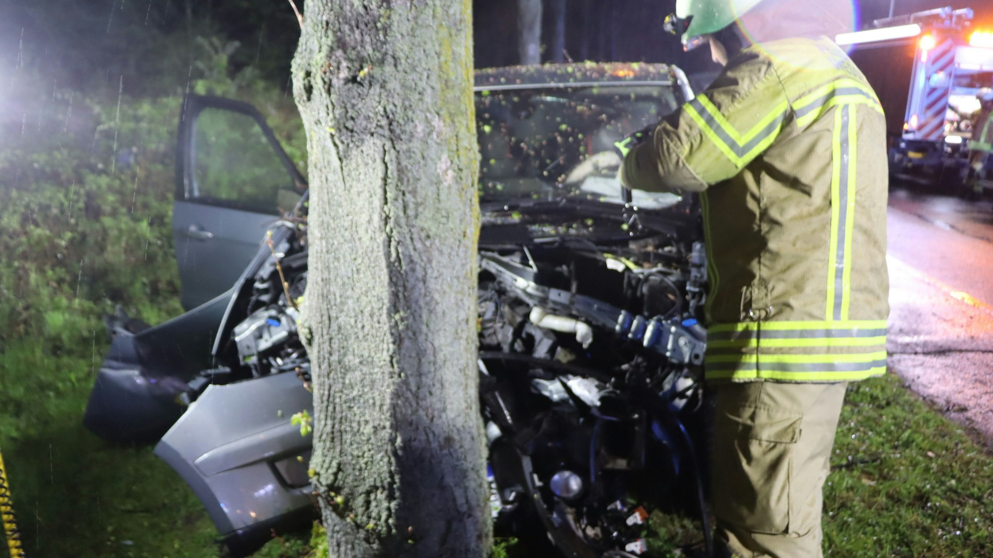 Schwerer Unfall in Wesseling auf der Konrad-Adenauer-Straße.