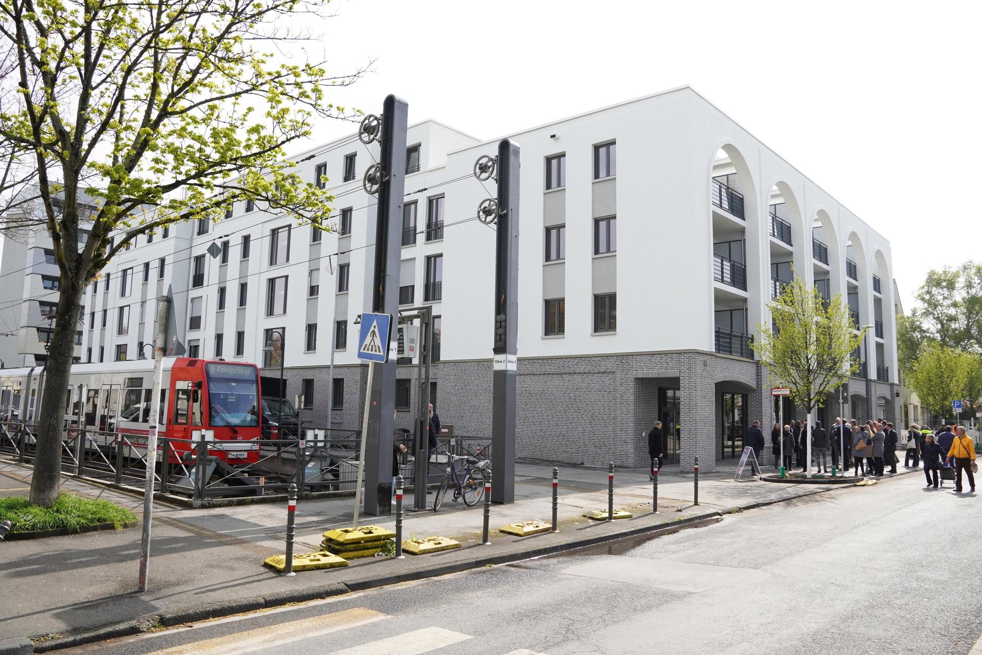Neue Wohnungen für KVB-Mitarbeitende am Hermeskeiler Platz wurden im Mai 2023 eingeweiht.