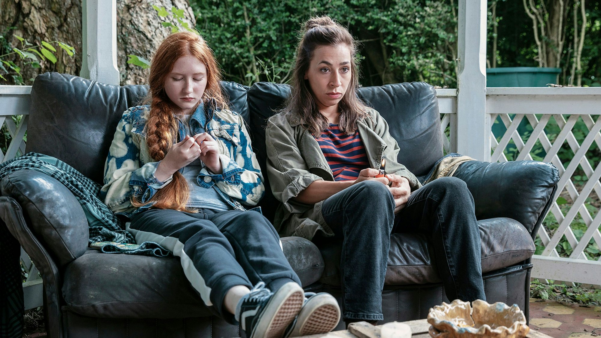 „Tatort: Seilschaft“: Kommissarin Tessa Ott (Carol Schuler) mit einem Mädchen des Waisenhauses in Zürich – die Heimleiterin ist ermordet worden.