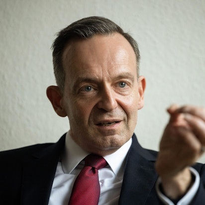 Volker Wissing (FDP), Bundesminister für Verkehr und Digitales, spricht während eines Interviews.