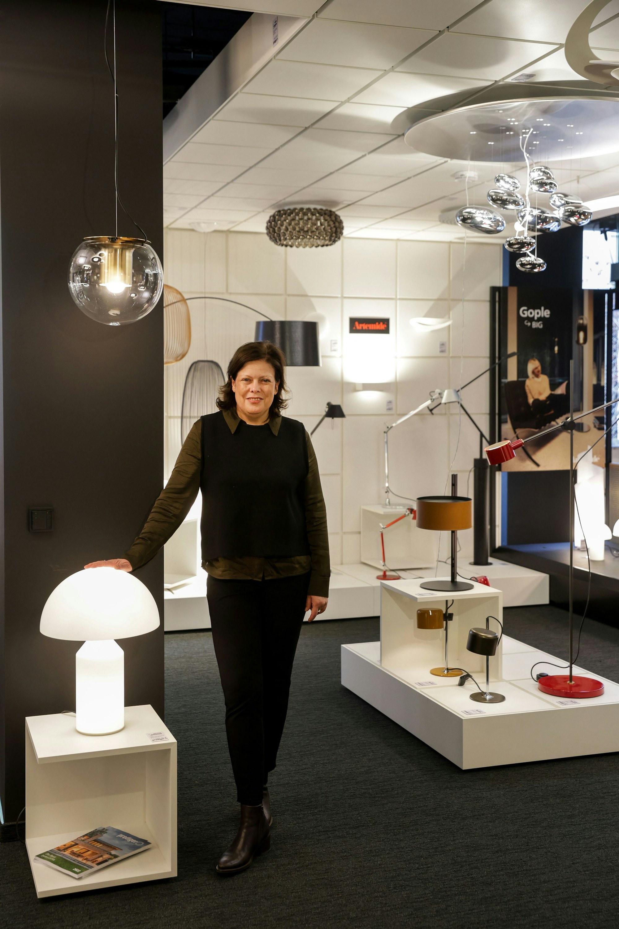Lisa Brink in der neuen Niederlassung der Hamburger Lichtberater-Firma Prediger an der Gürzenichstraße