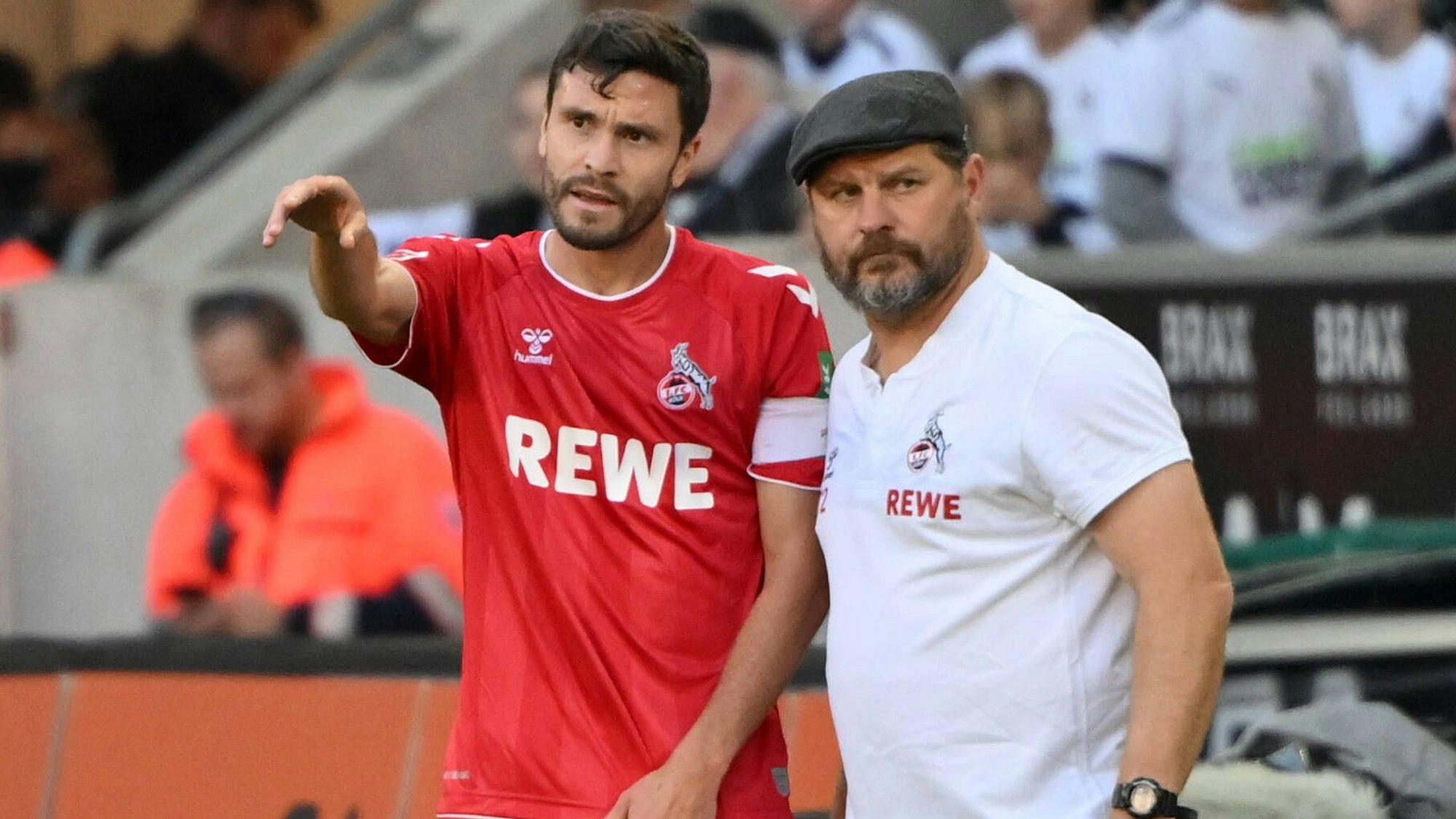 FC-Trainer Steffen Baumgart wird nach dieser Saison seinen Kapitän Jonas Hector verabschieden müssen.