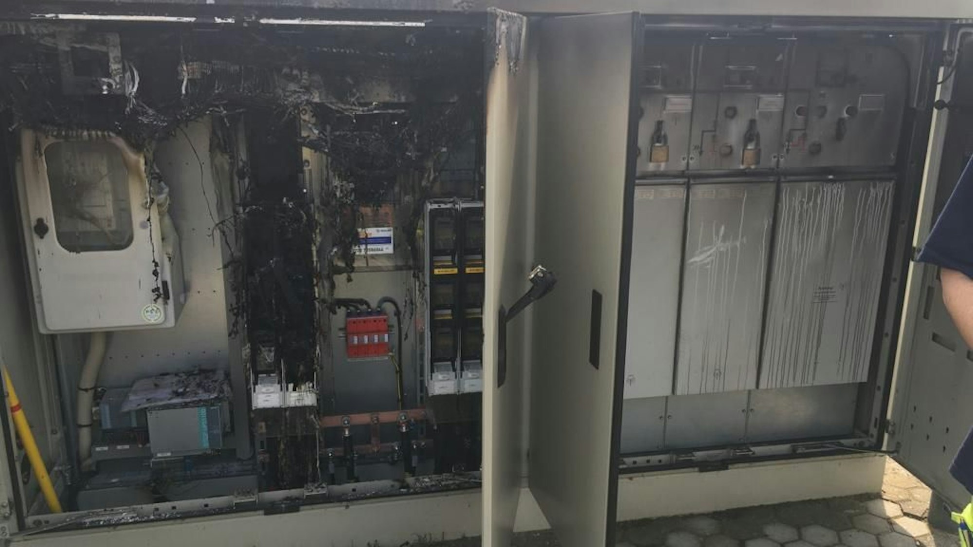 Ausgebrannter Trafo in Frechen.