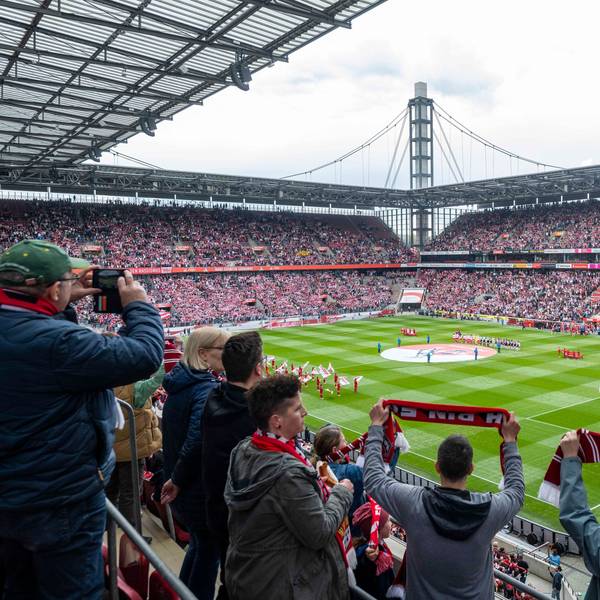 Knapp 35.000 Zuschauer sahen das Spiel der Frauen-Bundesliga zwischen dem 1. FC Köln und Eintracht Frankfurt.