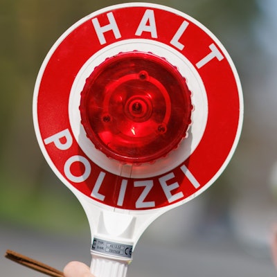 Unfallflucht soll nicht mehr automatisch als Straftat gelten (Symbolbild).