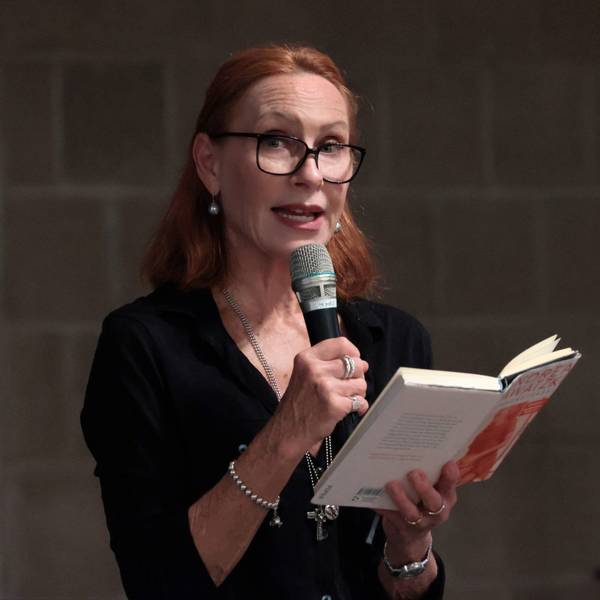 Andrea Sawatzki liest in der Hoffnungskirche Leverkusen-Rheindorf.