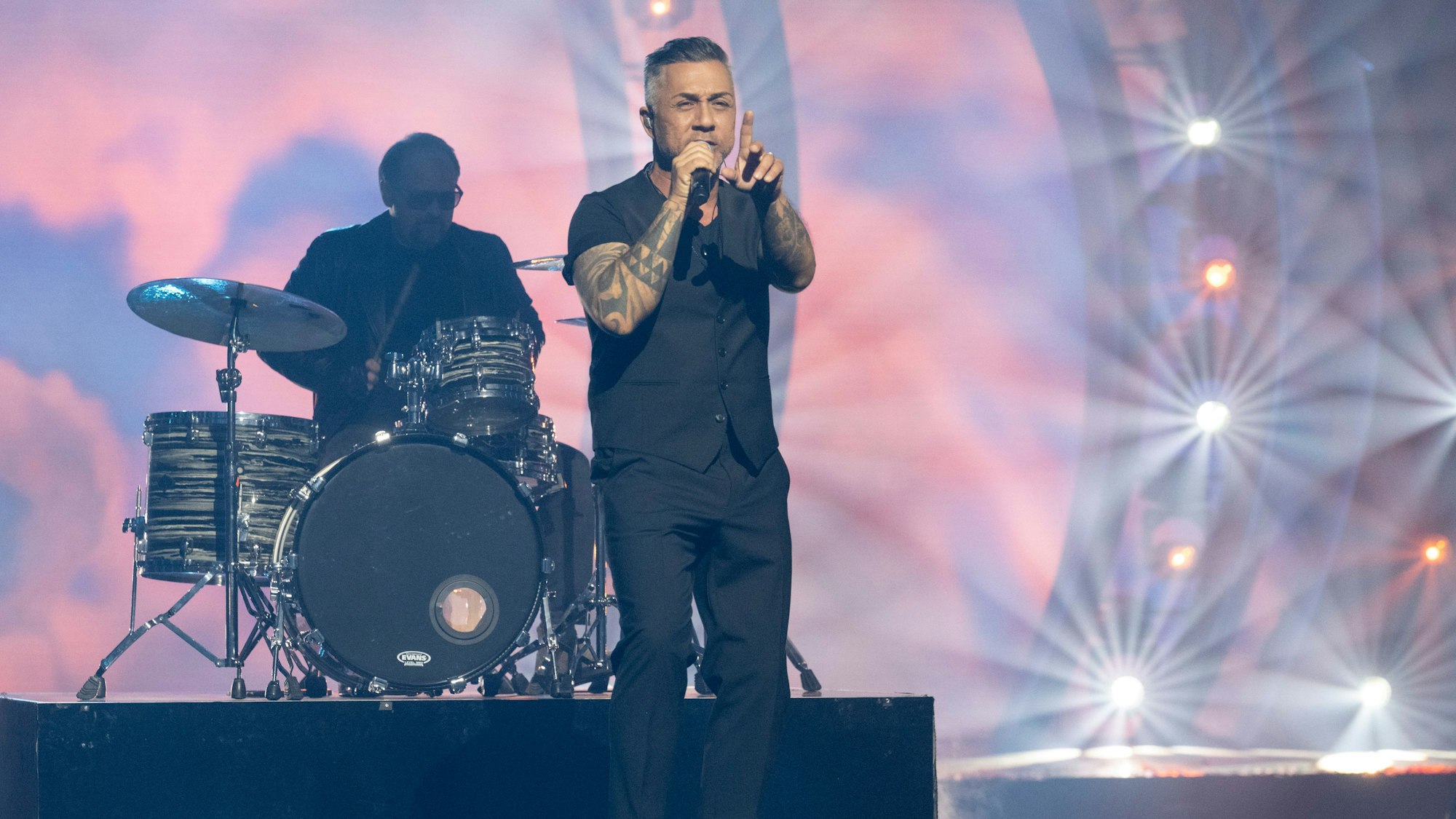 Mike Leon Grosch bei seinem Auftritt in der „Giovanni Zarrella Show“, die am Samstag live aus Berlin übertragen wurde.