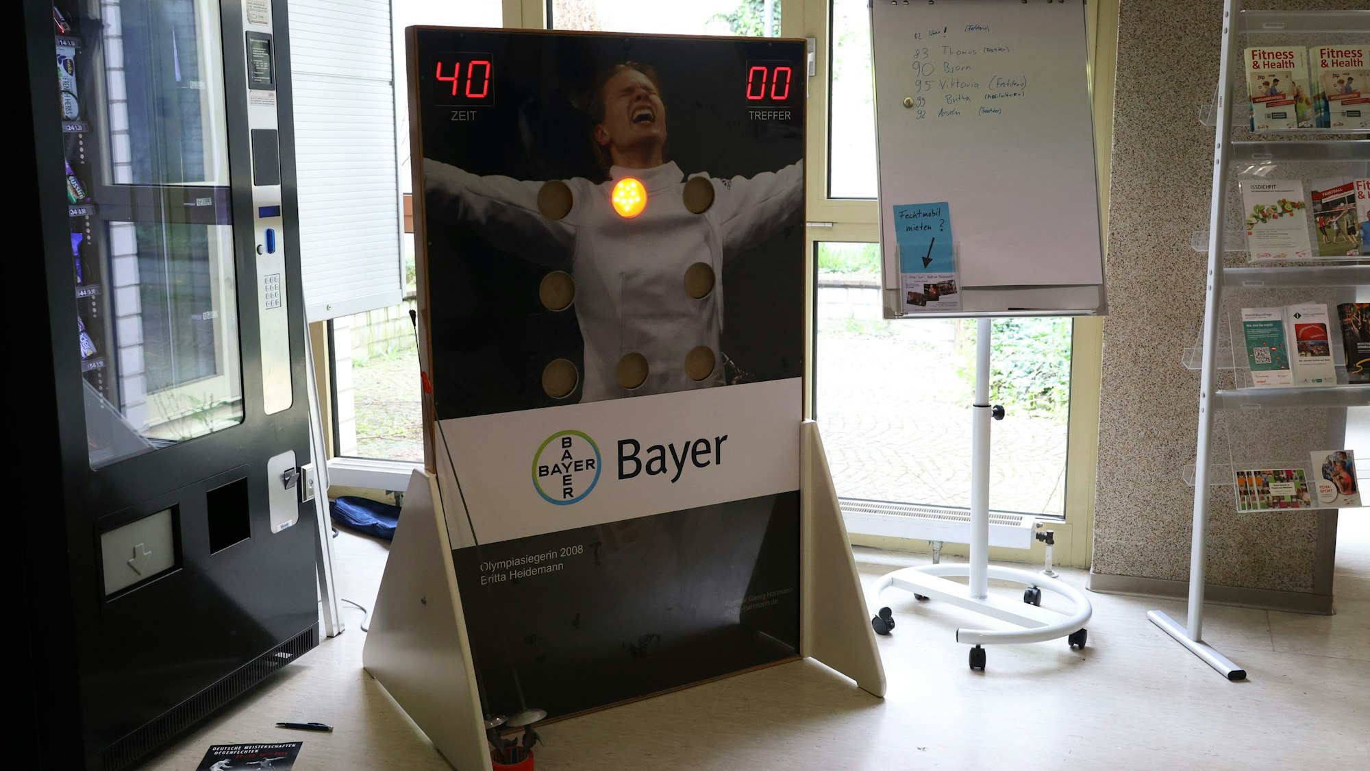 Fechtautomat beim Schnupperfechten des TSV