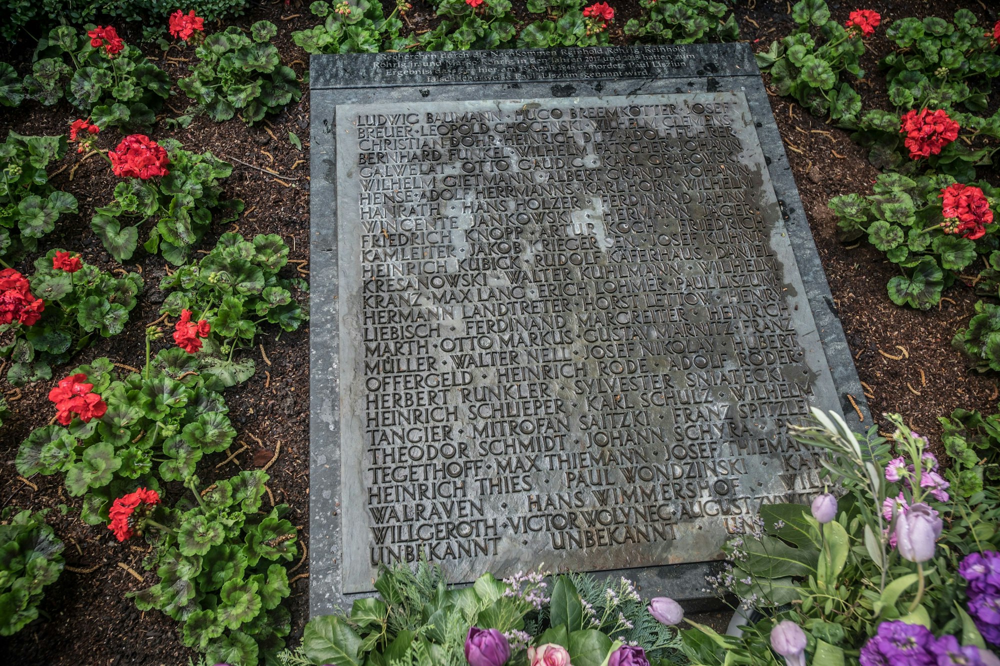 eine Grabplatte. Foto: Ralf Krieger