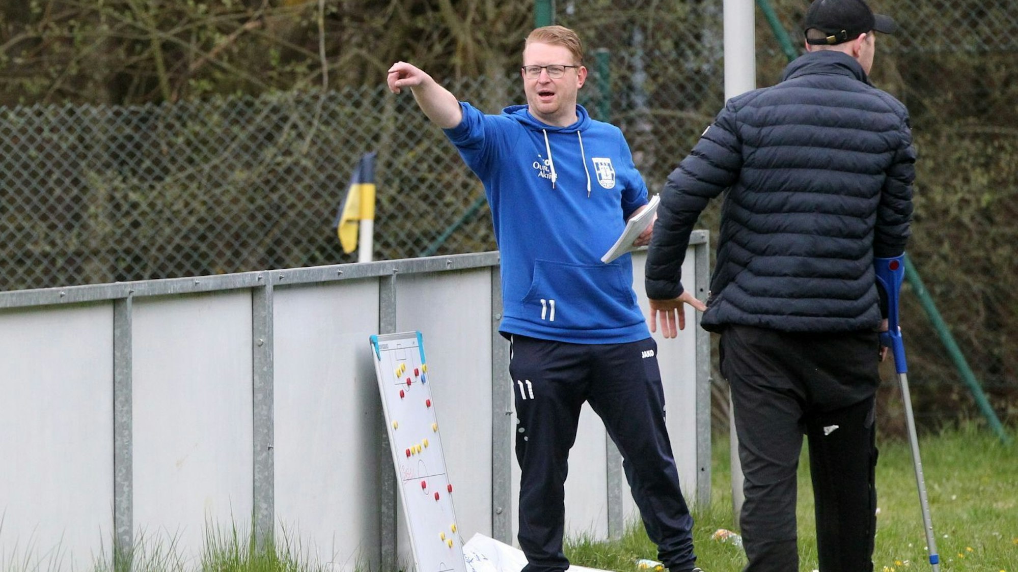 Die Taktiktafel war’s! Golbachs Trainer Patrick Züll hatte anderes geplant, als dann nach der Pause passierte.