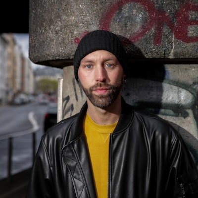 Sascha Schwartz hat gesundheitliche Beeinträchtigungen nach seiner Impfung gegen das Coronavirus. Dies wird als "Post-Vac" bezeichnet.