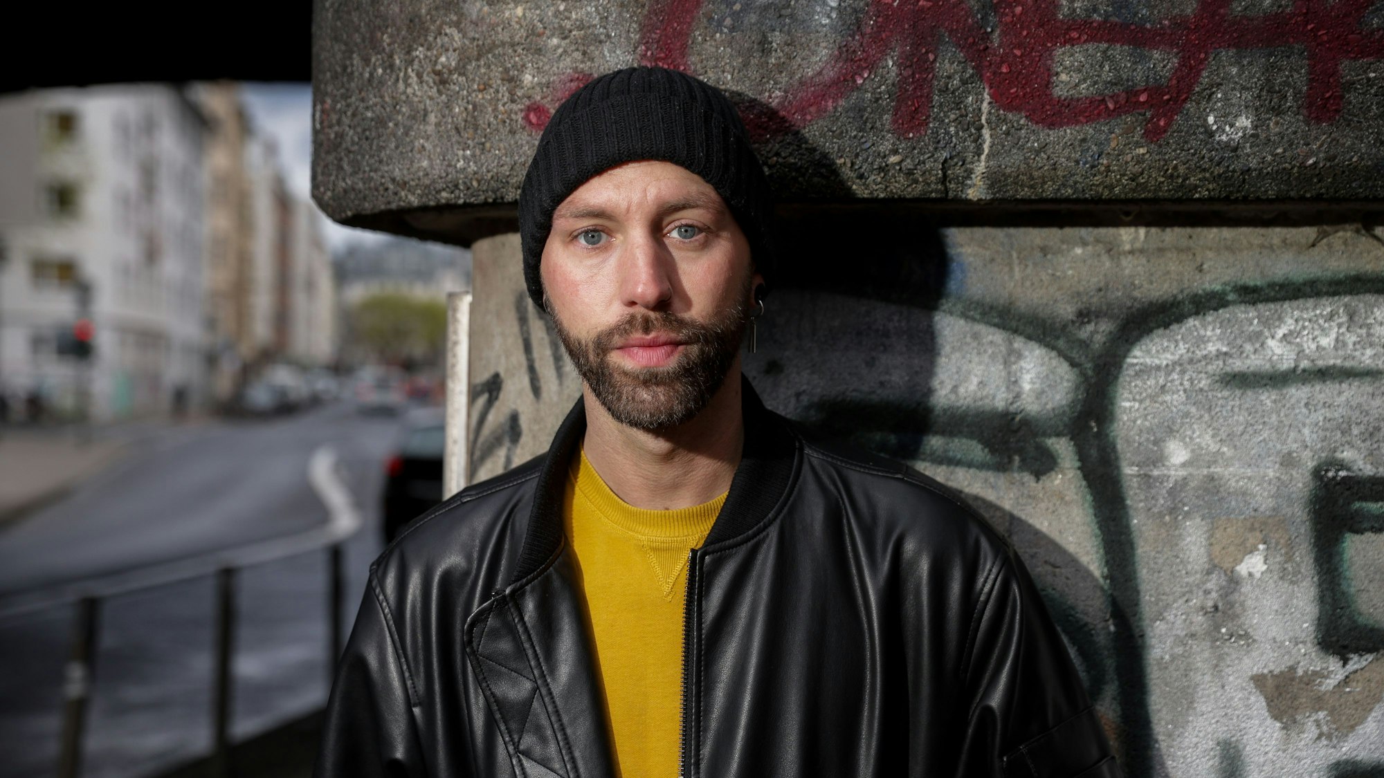 Sascha Schwartz hat gesundheitliche Beeinträchtigungen nach seiner Impfung gegen das Coronavirus. Dies wird als "Post-Vac" bezeichnet.