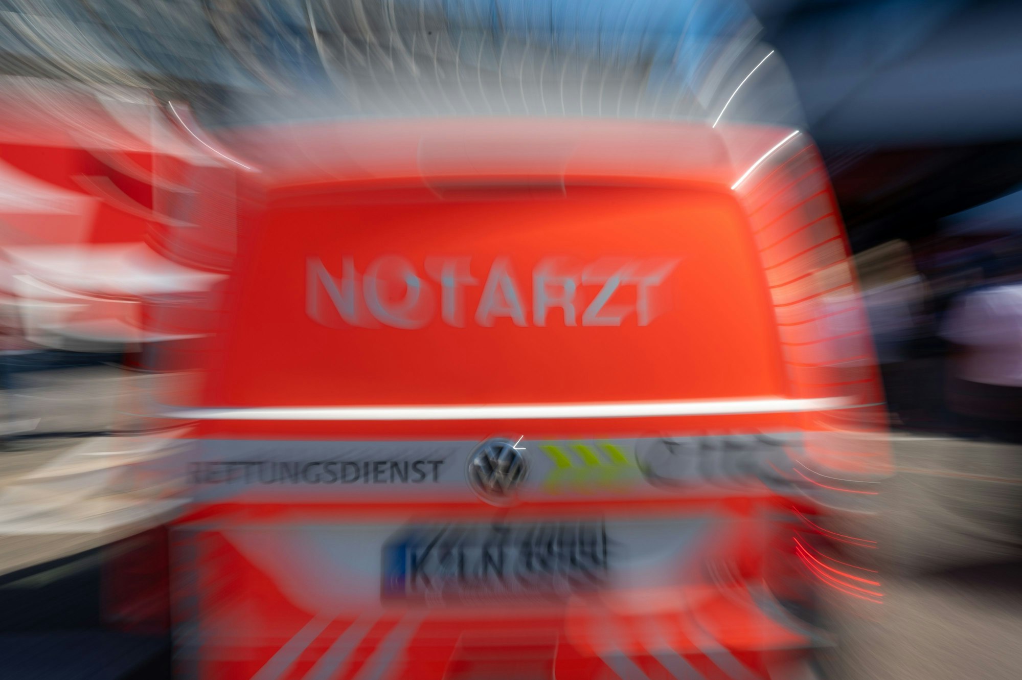 12.06.2022, Köln: Notarzteinsatzfahrzeug. Am Tag der Feuerwehr auf der Wache Scheibenstraße finden Vorführungen statt. Foto: Uwe Weiser