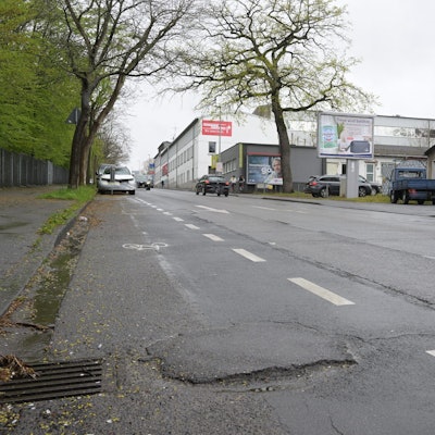 Schäden an der Paffrather Straße in Bergisch Gladbach.
