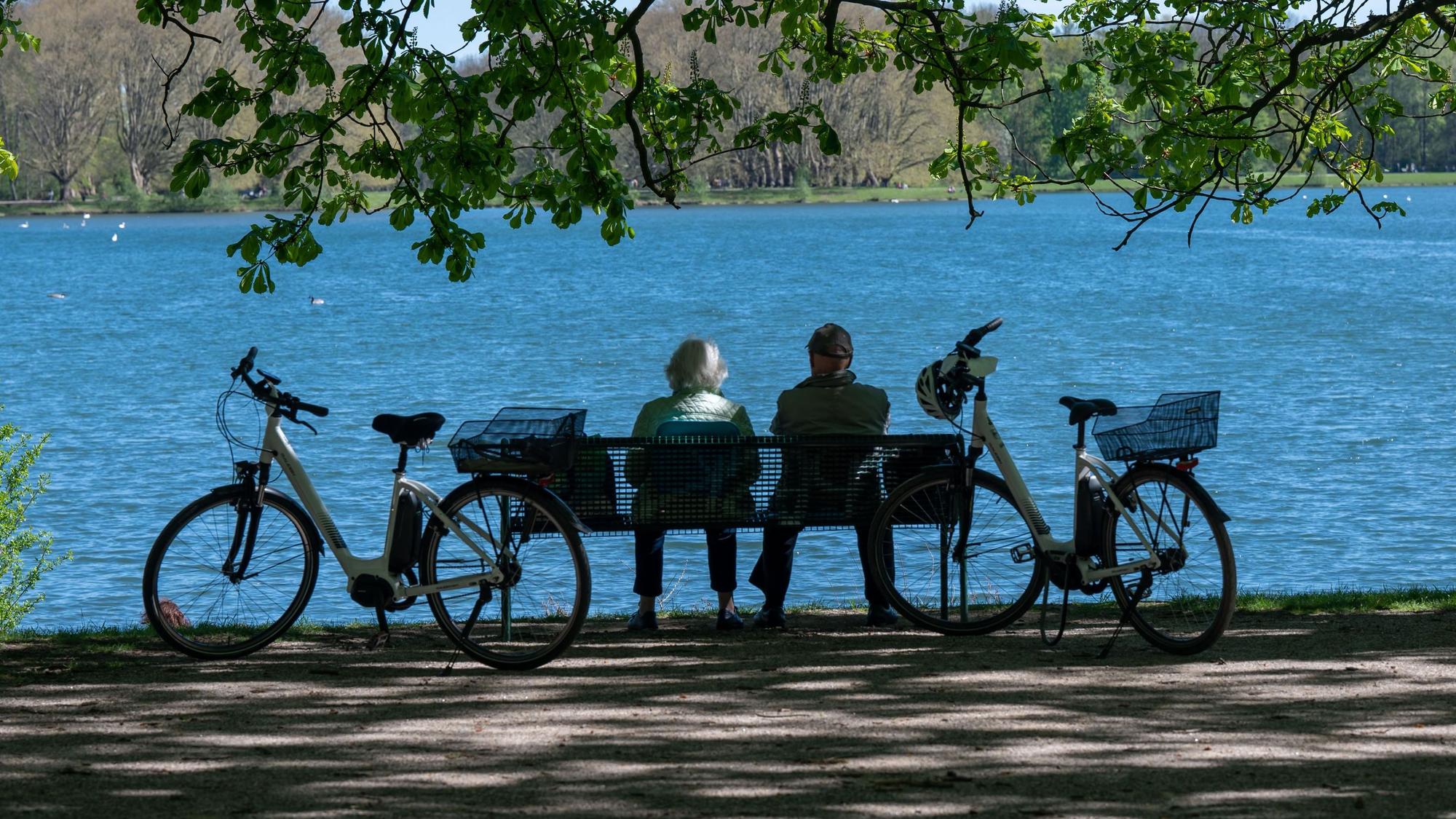 Decksteiner Weiher im Frühjahr 2022