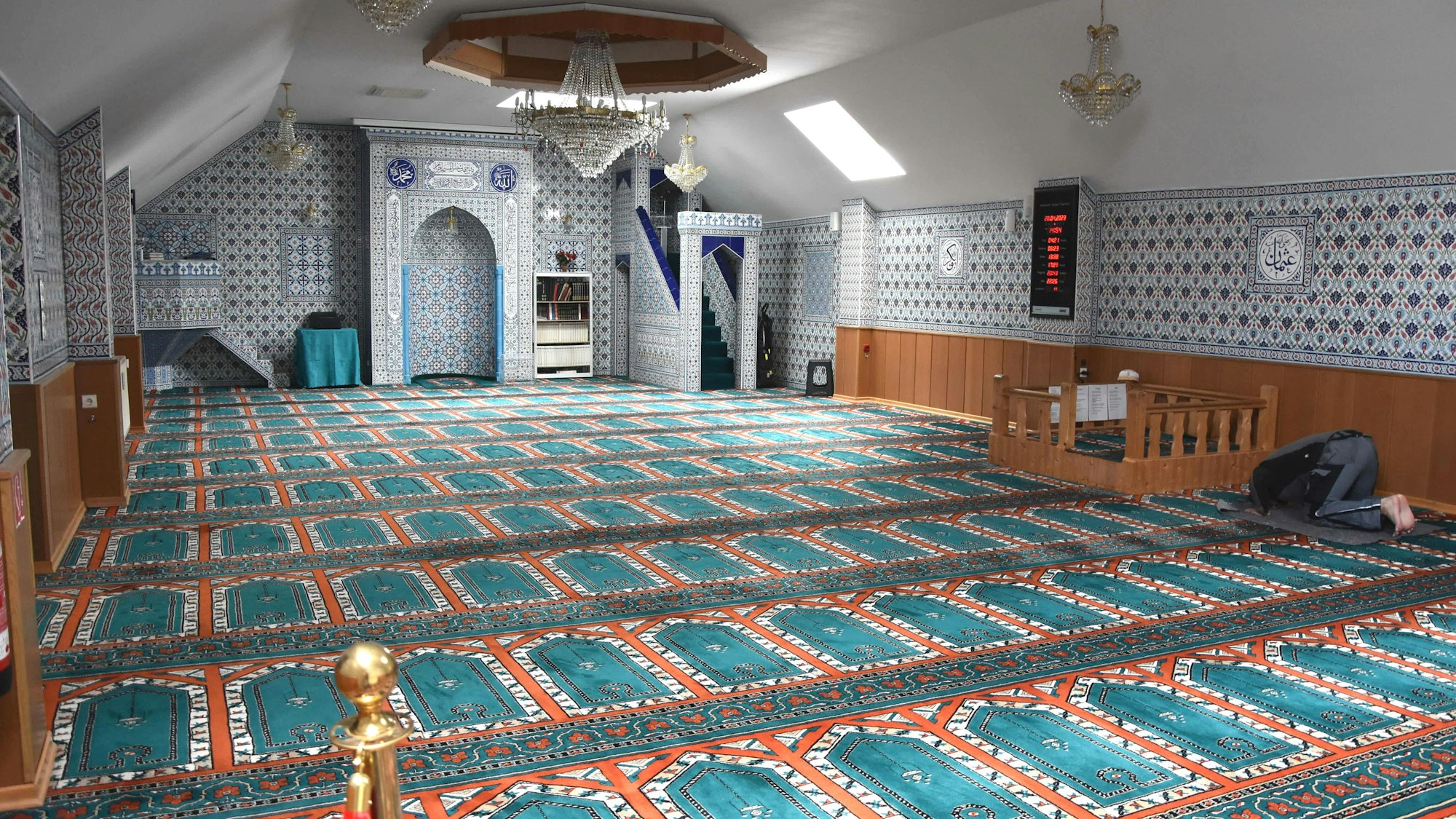 Der Gebetsraum der Mimar Sinan Camii.