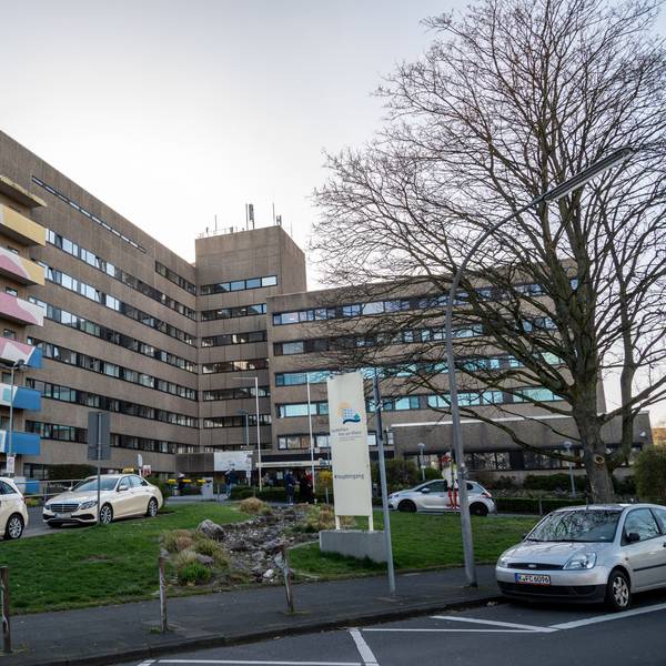 Das Bild zeigt das Krankenhaus in Porz.