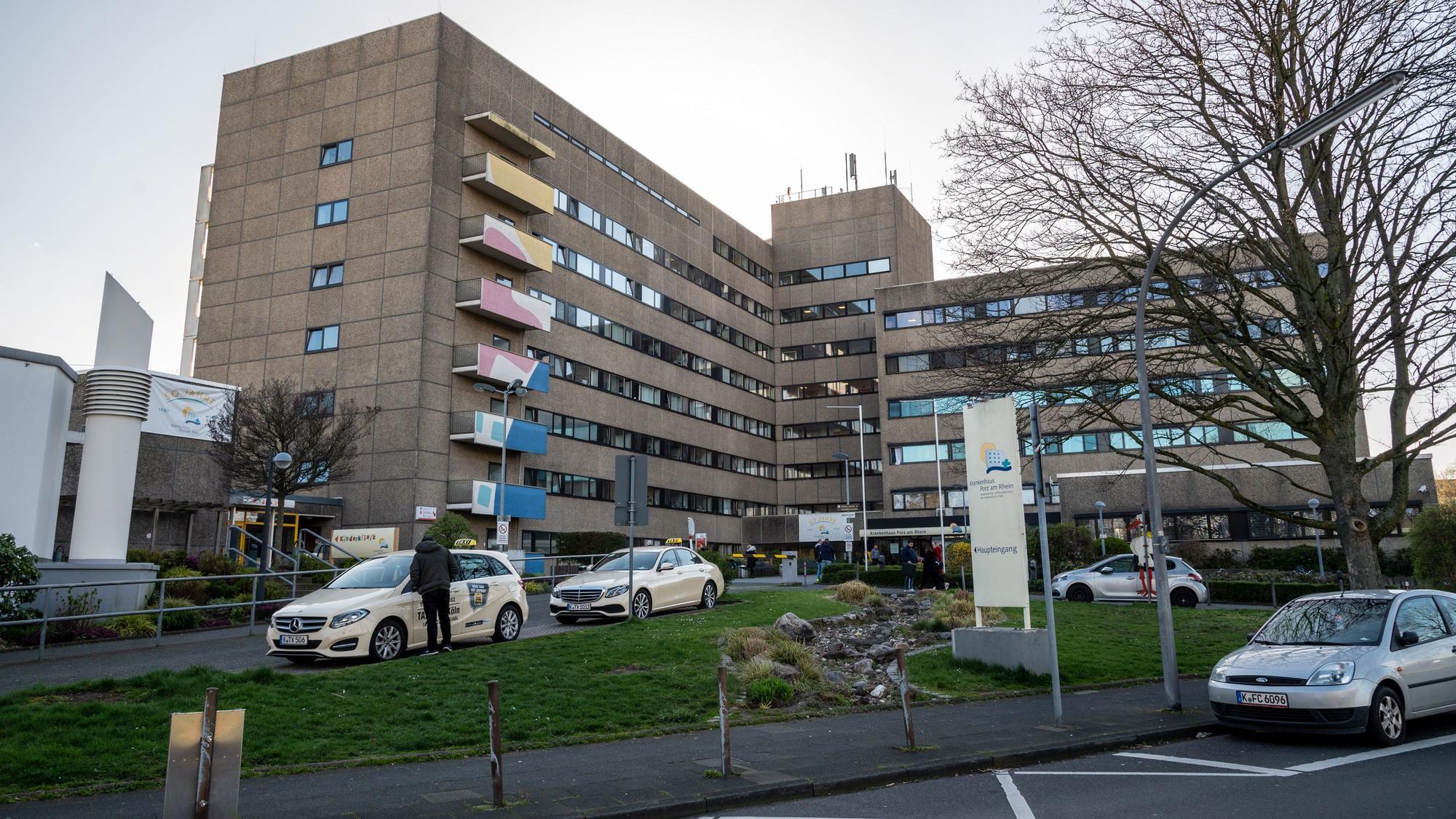 Das Bild zeigt das Krankenhaus Porz am Rhein.