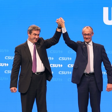 Markus Söder und Friedrich Merz demonstrieren in Sachen K-Frage Einigkeit (Archivbild)