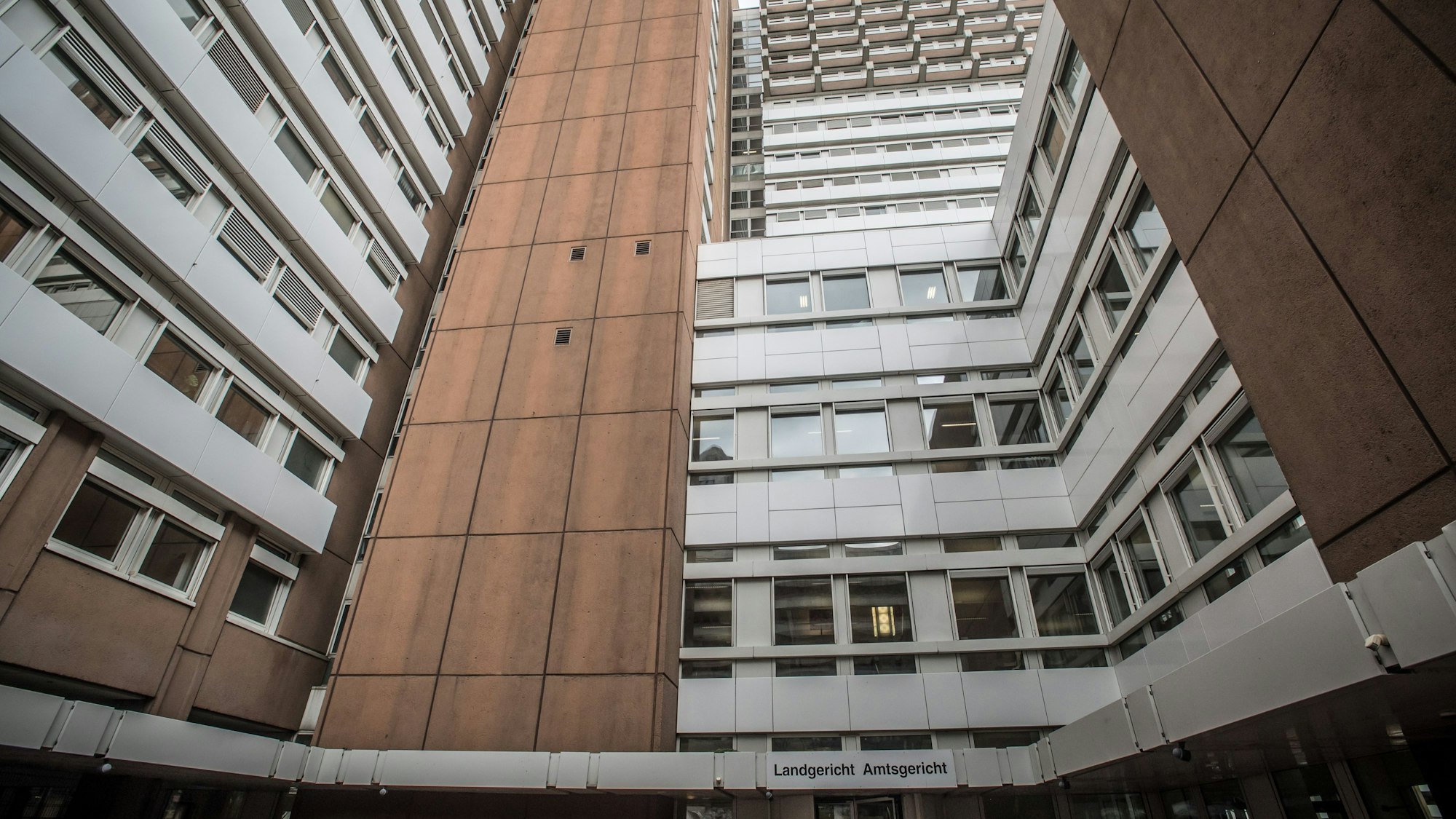 Das Kölner Landgericht an der Luxemburger Straße