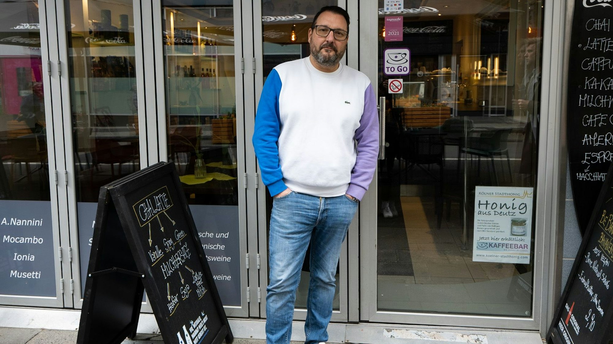 Biasi vor seiner Kaffeebar