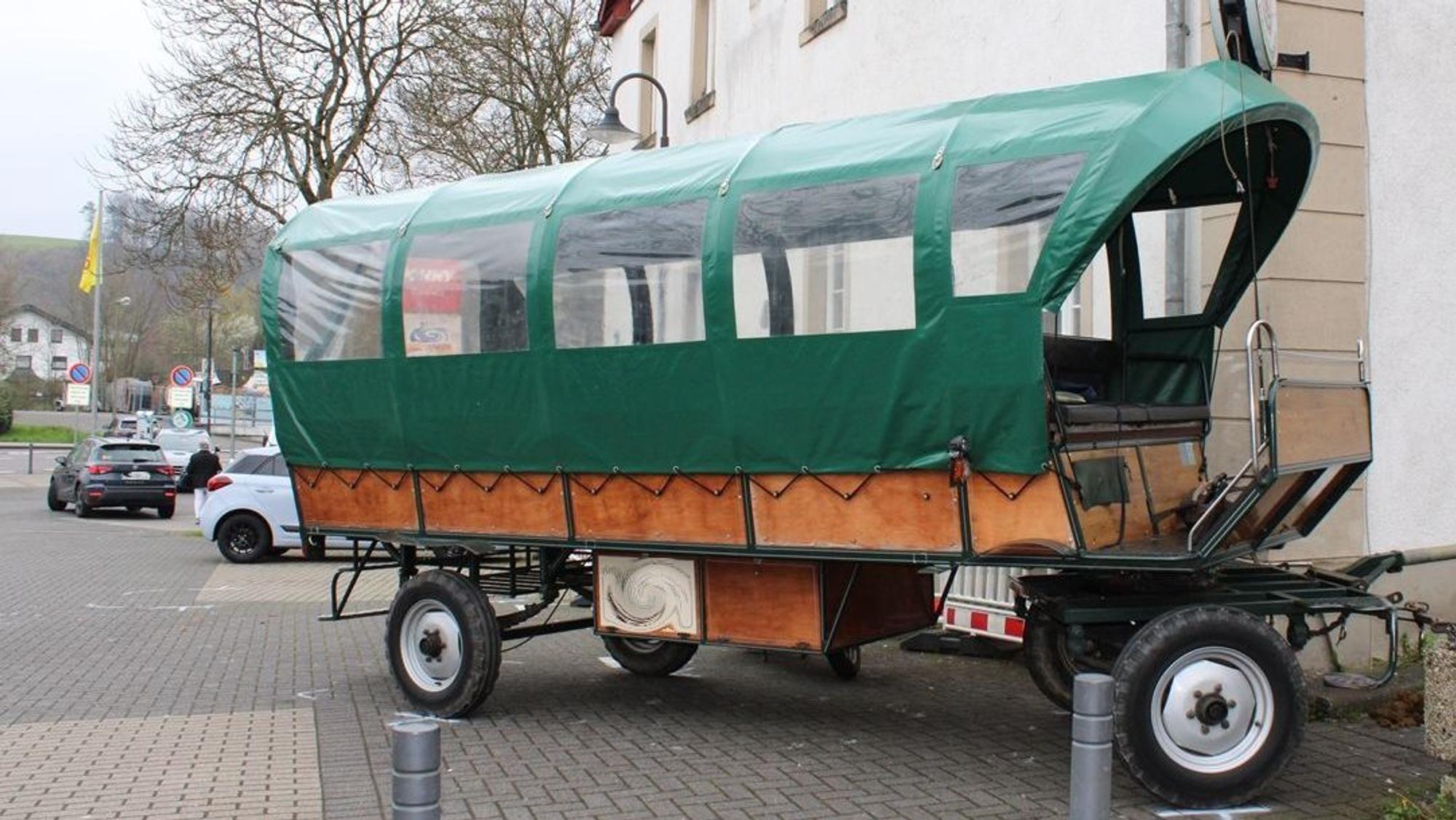 Kutsche nach dem Unfall in Overath.