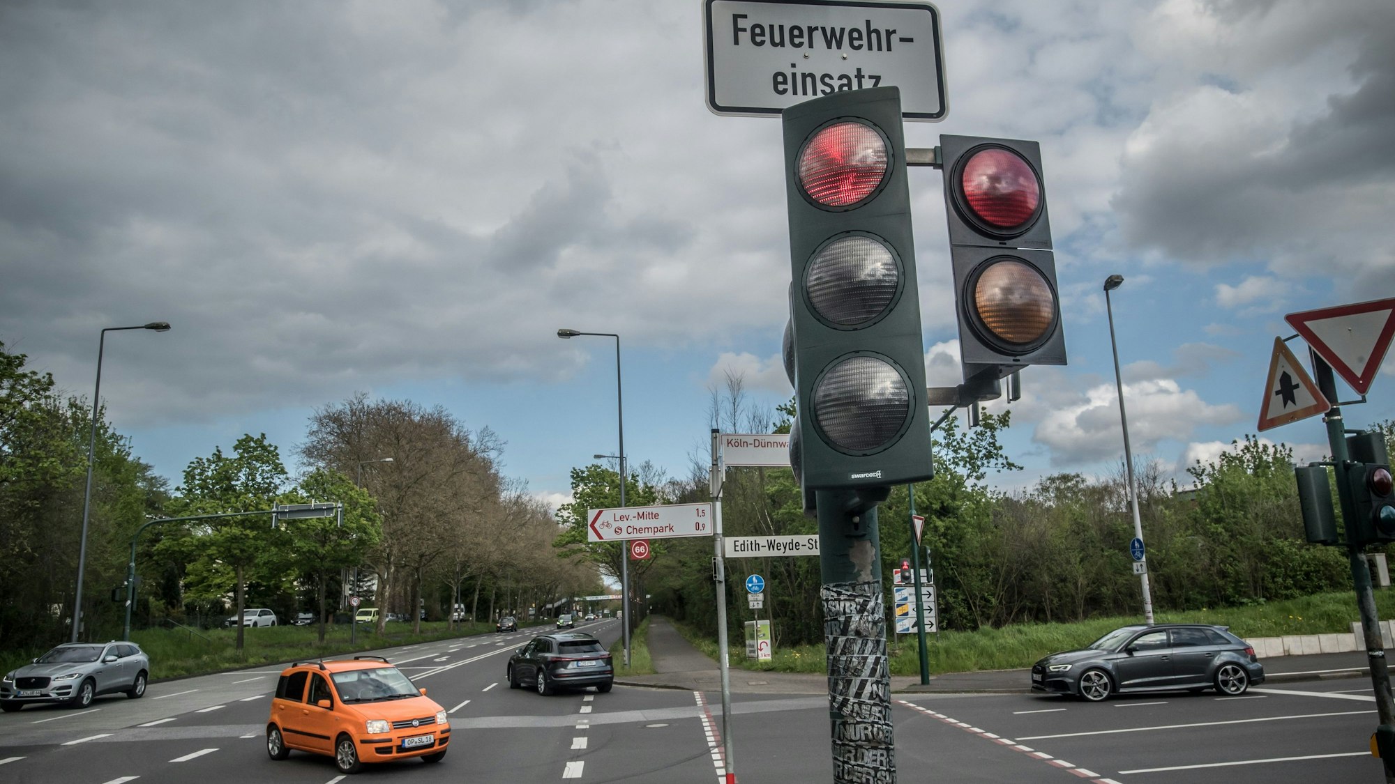 Ecke Edith-Weyde-Straße Ampel, Ampelanlage. Foto: Ralf Krieger