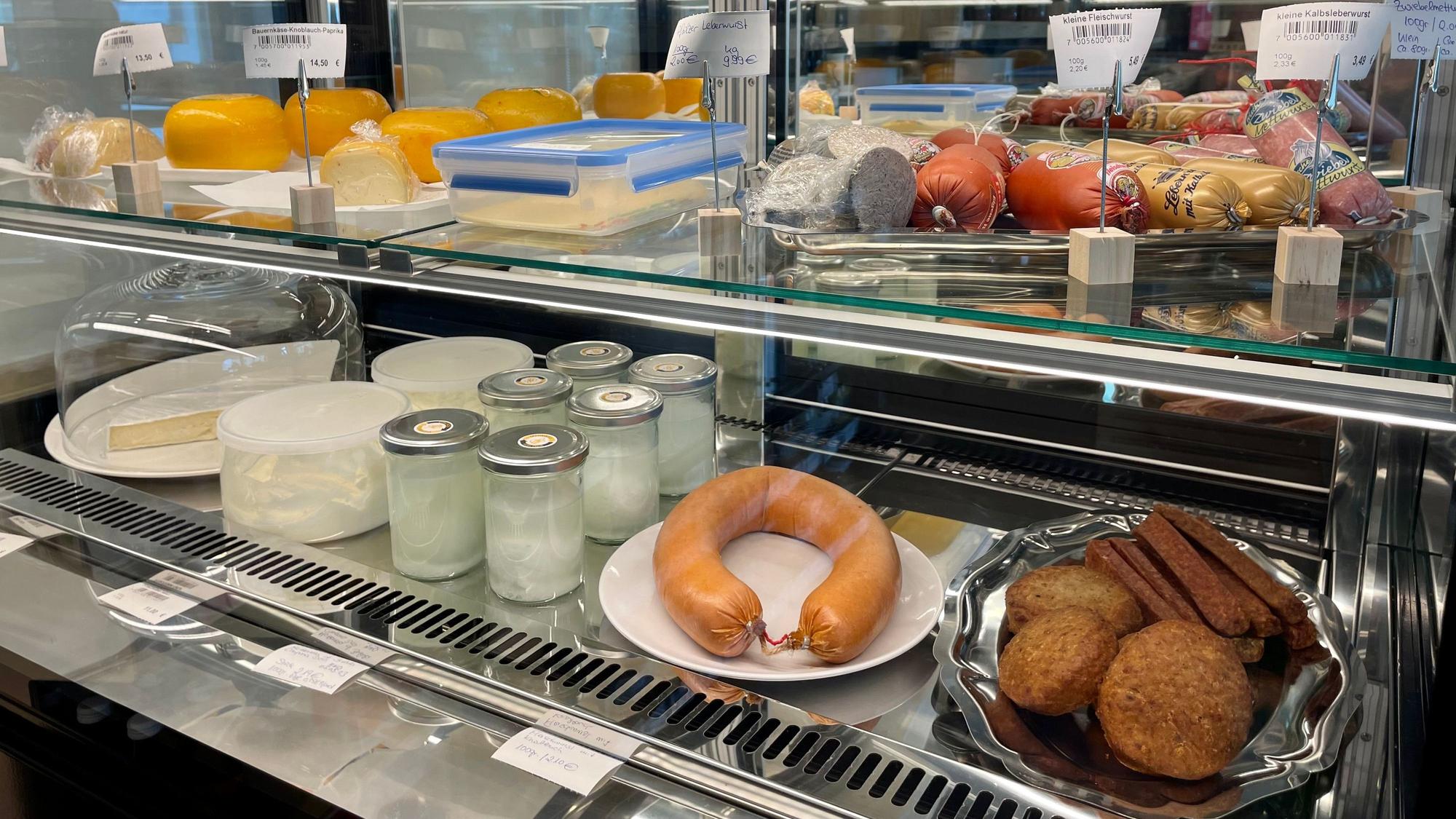 Blik in die Wurst- und Käsetheke
