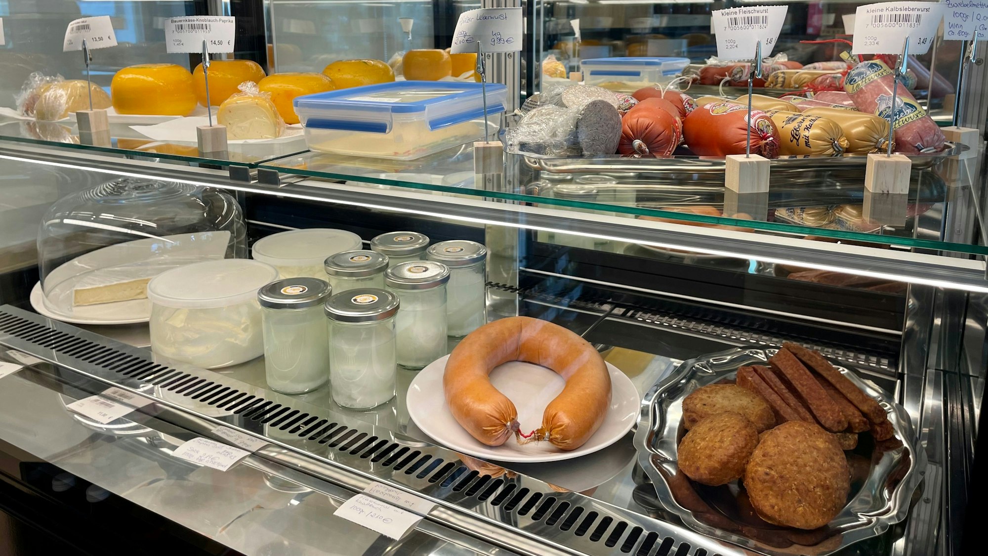 Blik in die Wurst- und Käsetheke
