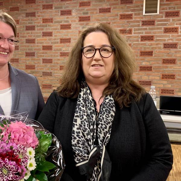 Neue Technische Beigeordnete Bianca Lorenz (l.) und Bürgermeisterin Bondina Schulze