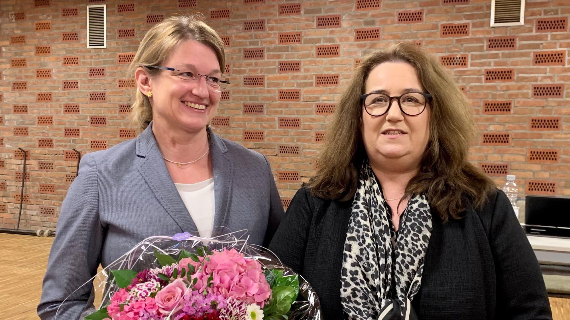 Das Verhältnis zwischen der Technischen Beigeordneten Bianca Lorenz (l.) und Rösraths Bürgermeisterin Bondina Schulze (Grüne) ist nicht immer konfliktfrei. Jetzt sucht Lorenz Rückhalt bei der CDU.