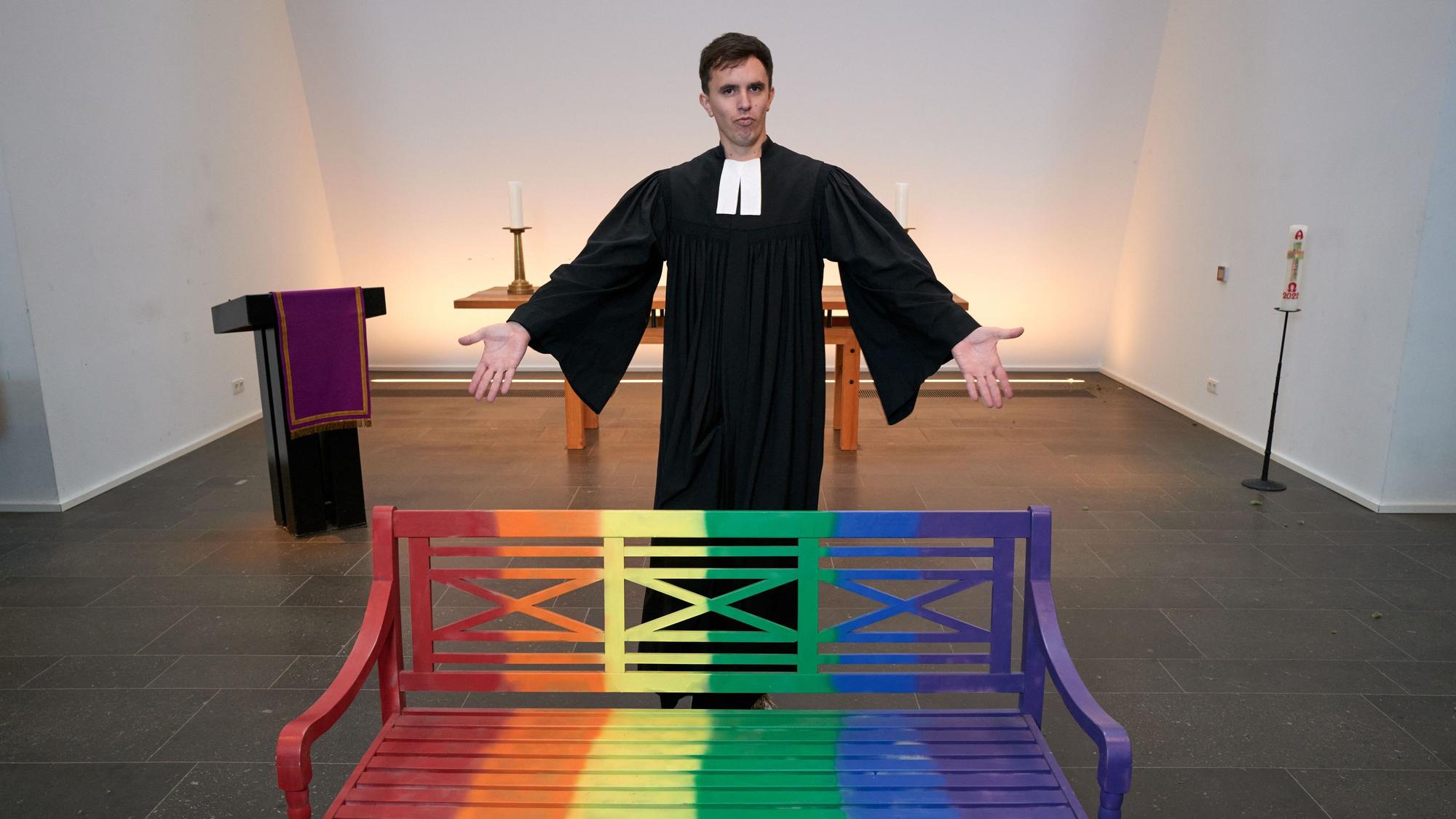 Pastor Tim Lahr, offen homosexuell lebender Pastor der Evangelischen Gemeinde Köln