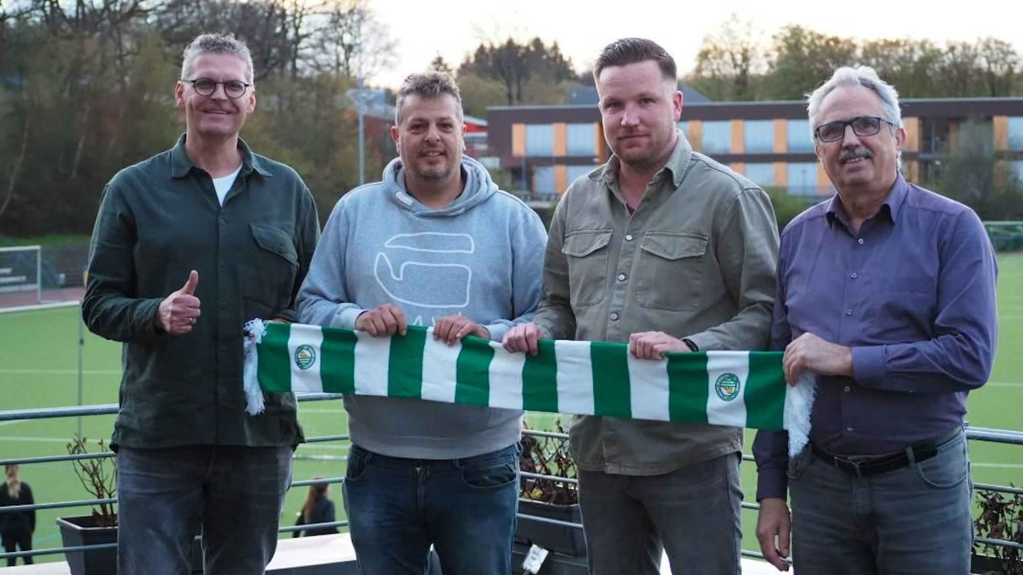Fußballvorstand Tim Rühl, Sportlicher Leiter Alberto Lanfranco, Neu-Coach Sascha Brandenburg und Abteilungsleiter Klaus Stöcker (von links nach rechts)