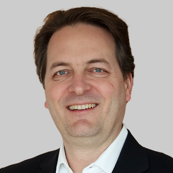 Das Kölner Stadtwappen als Montage mit Hanfblättern auf rotem Grund.