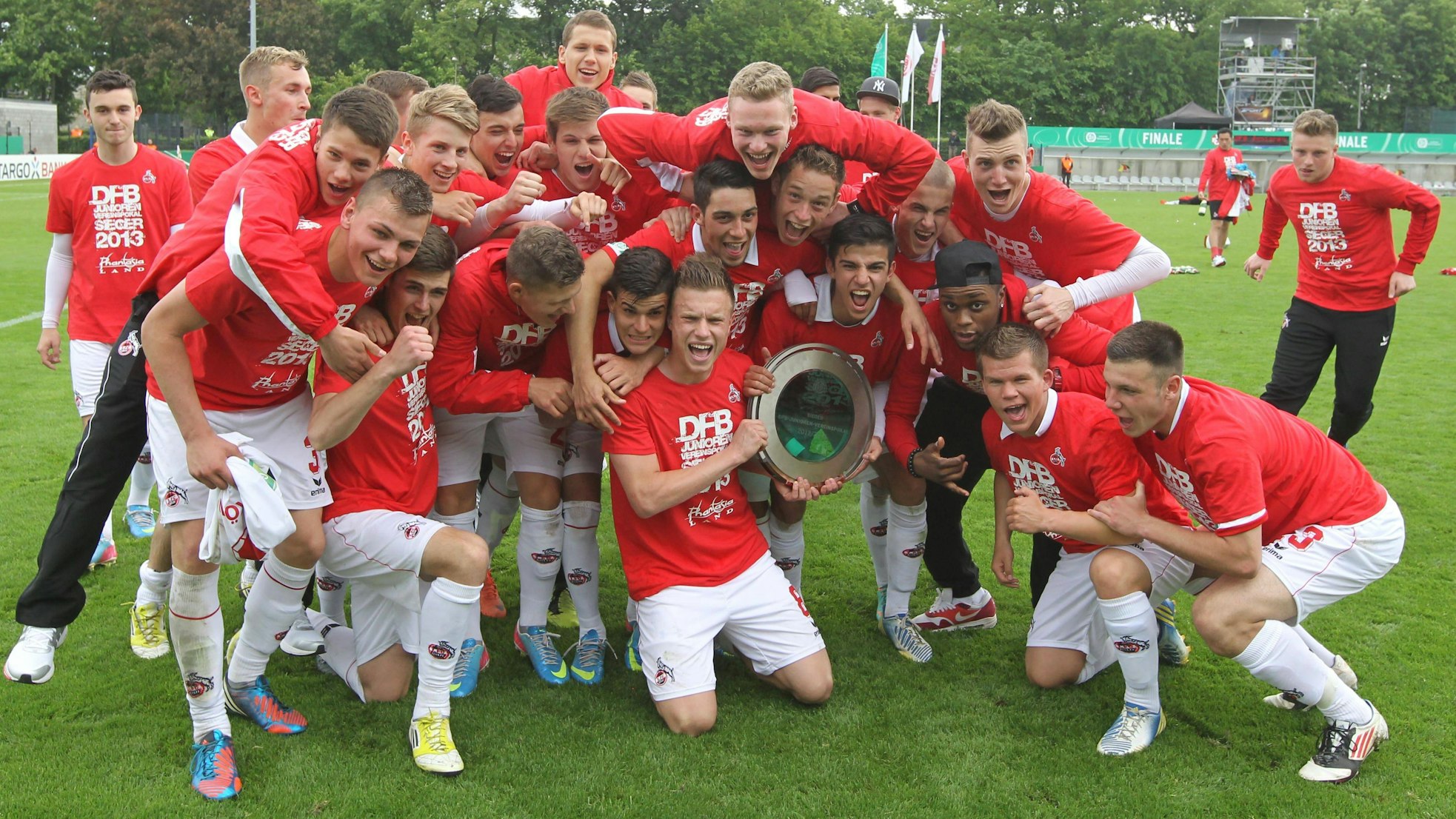 Bildnummer: 13731893 Datum: 01.06.2013 Copyright: imago/Eduard Bopp
1. FC Köln - 1. FC Kaiserslautern A-Junioren DFB Pokal Finale Stadion am Wurfplatz Berlin Deutschland Datum: 01.06.2013 Mannschaft Ereignis: - ; Fussball GER DFB Pokal Junioren A Jugend U19 U 19 2012 Finale Pokalsieger Feier Jubel Sieg Sieger Objekte Trophäe xdp x0x 2013 quer
Image number 13731893 date 01 06 2013 Copyright imago Eduard Bopp 1 FC Cologne 1 FC Kaiserslautern A Juniors DFB Cup Final Stadium at Litter the place Berlin Germany date 01 06 2013 Team Event Football ger DFB Cup Juniors A Youth U19 u 19 2012 Final Cup Winners\u0026#39; Cup Celebrations cheering Victory Winner Objects Trophy x0x 2013 horizontal