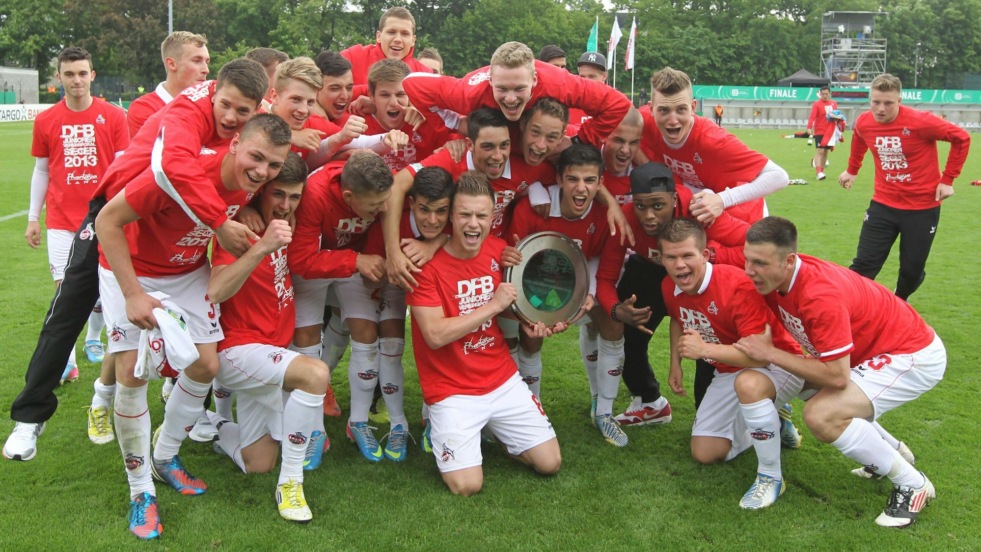 Bildnummer: 13731893 Datum: 01.06.2013 Copyright: imago/Eduard Bopp
1. FC Köln - 1. FC Kaiserslautern A-Junioren DFB Pokal Finale Stadion am Wurfplatz Berlin Deutschland Datum: 01.06.2013 Mannschaft Ereignis: - ; Fussball GER DFB Pokal Junioren A Jugend U19 U 19 2012 Finale Pokalsieger Feier Jubel Sieg Sieger Objekte Trophäe xdp x0x 2013 quer
Image number 13731893 date 01 06 2013 Copyright imago Eduard Bopp 1 FC Cologne 1 FC Kaiserslautern A Juniors DFB Cup Final Stadium at Litter the place Berlin Germany date 01 06 2013 Team Event Football ger DFB Cup Juniors A Youth U19 u 19 2012 Final Cup Winners\u0026#39; Cup Celebrations cheering Victory Winner Objects Trophy x0x 2013 horizontal