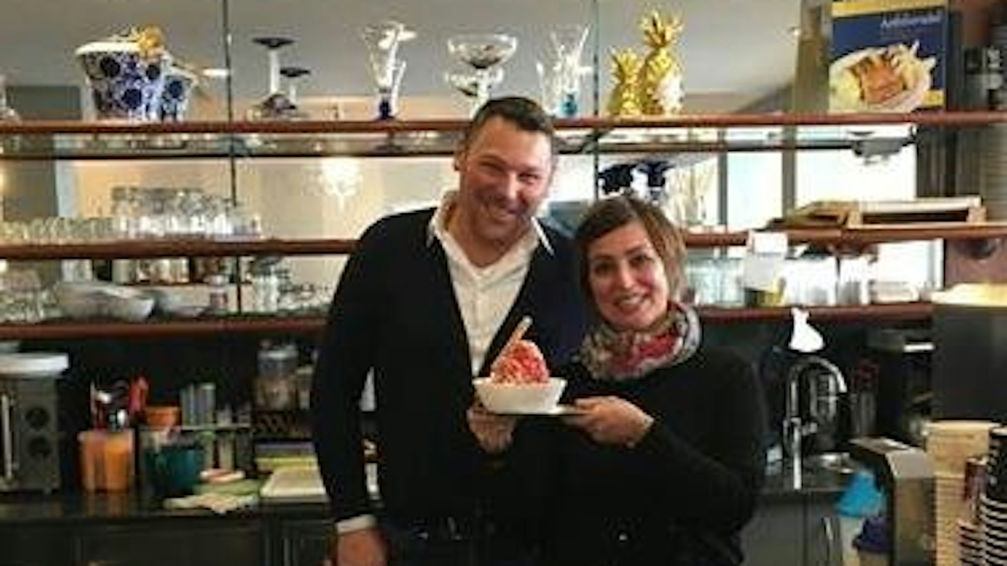 Rino Bez und seine Frau Chiara von der Eisdiele „Bez“ in Waldbröl.