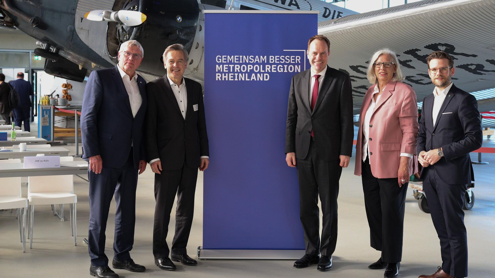Das Bild zeigt den Vorstand der Metrpolregion Rheinland.