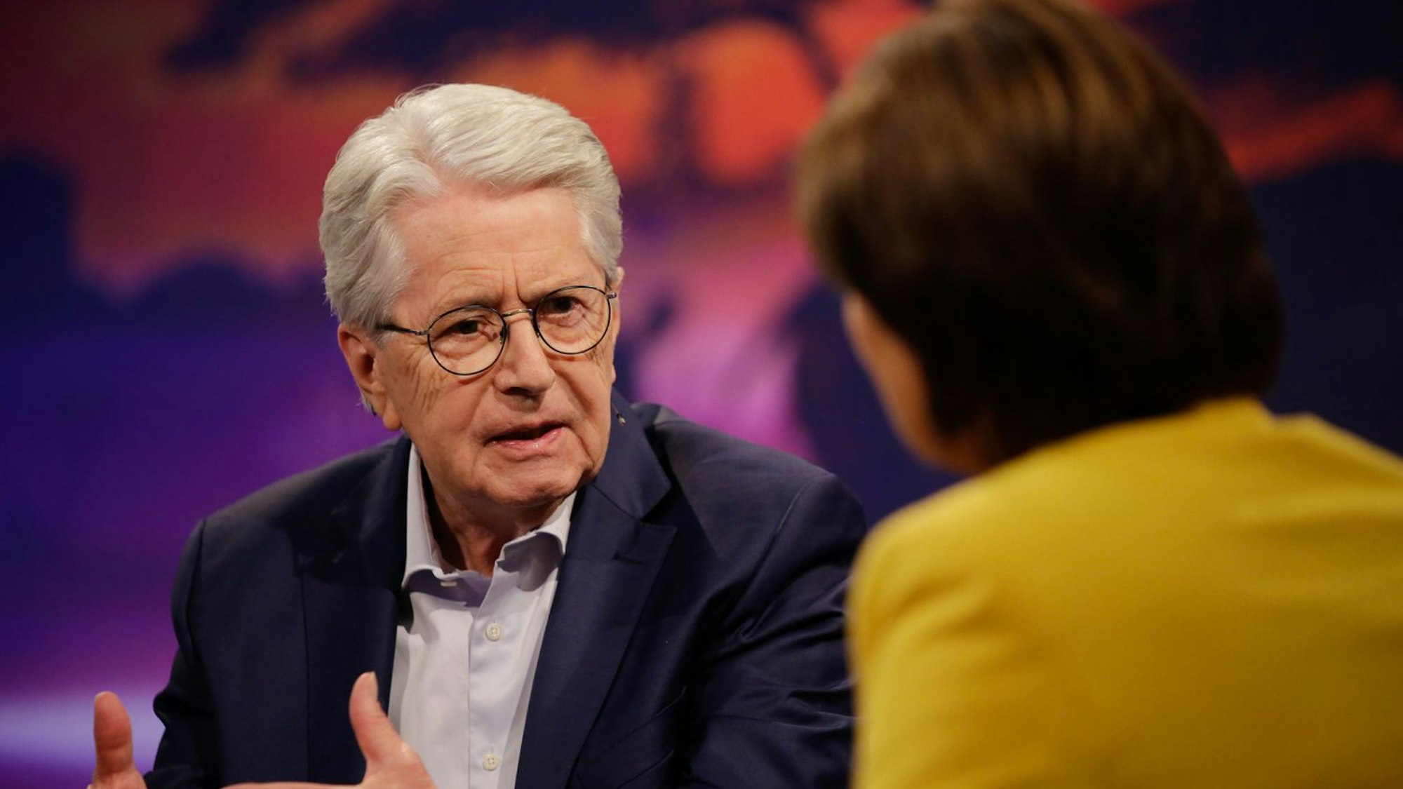 Frank Elstner ist der Meinung, dass seine Generation in Puncta Klimawandel viele Fehler gemacht habe. Deswegen könne er verstehen, dass Aktivistinnen und Aktivisten nun zu Protestformen wie Blockaden greifen, um auf das dringliche Thema aufmerksam zu machen.