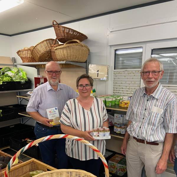 Mitglieder der Kerpener Tafel in den alten Räumen in Horrem.