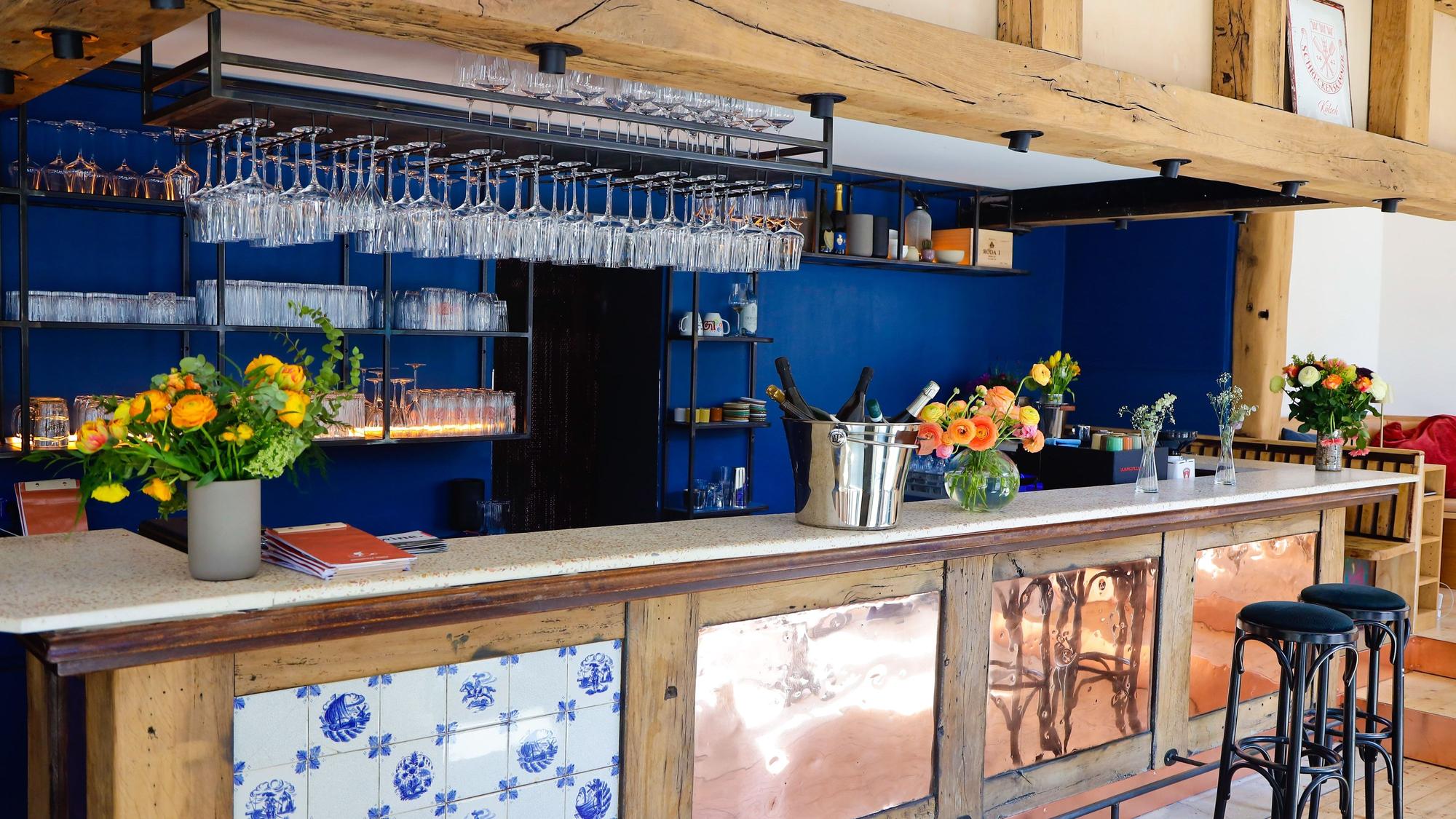 Die Theke in der Bredouille Weinbar in Köln