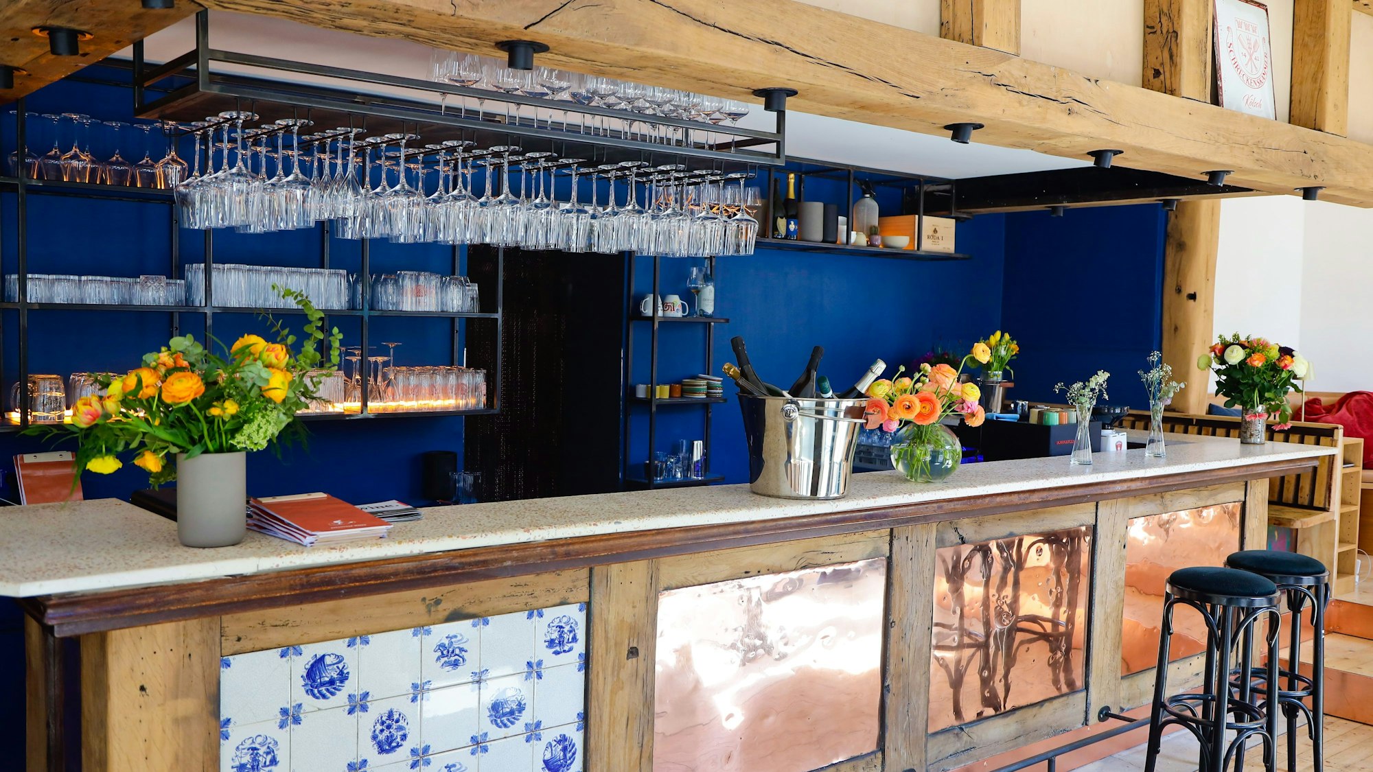 Die Theke in der Bredouille Weinbar in Köln