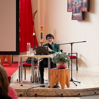 Maria Aarts bei ihrem Vortrag