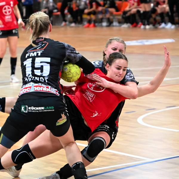 Handball
Frauen
Bayer 04 Leverkusen - Buchholz
mitte: Sophia Cormann (Bayer)
Foto: Uli Herhaus