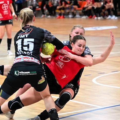 Handball
Frauen
Bayer 04 Leverkusen - Buchholz
mitte: Sophia Cormann (Bayer)
Foto: Uli Herhaus