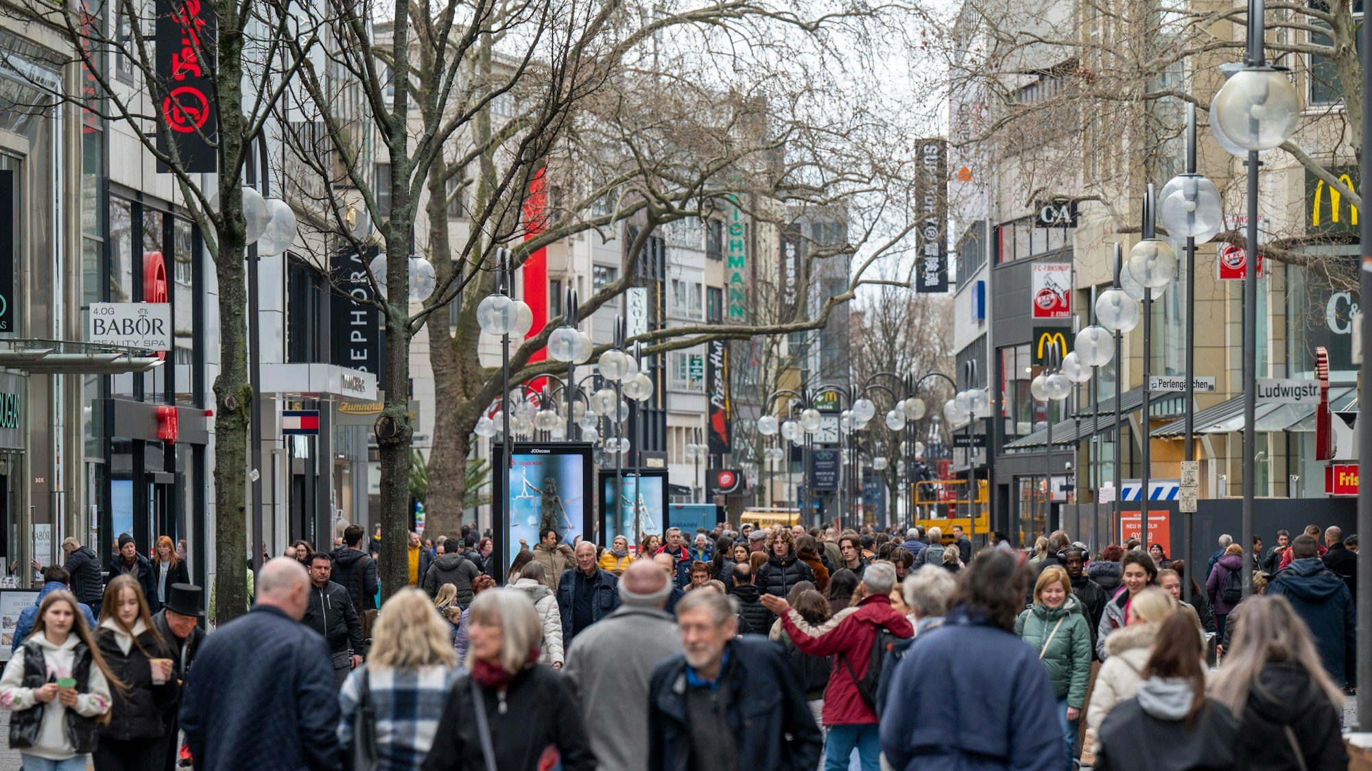 Die Schildergasse voller Passanten