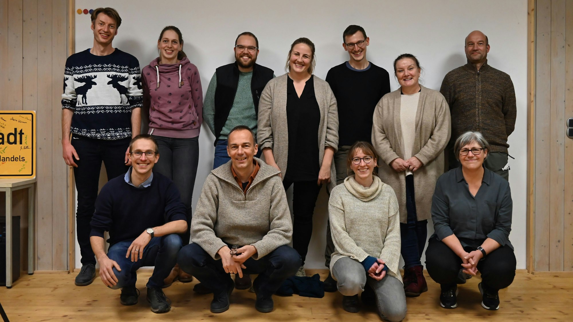 Oben links:
Stefan Meisberger, Joyce Janssen, Nick Krahnen, Maike Guschal, Martin
Woitsch, Irene Schmitz, Stefan Schütz, unten links: Peter Tröltzsch, Christian
Chmela, Svenja Luther, Marita Hartmann