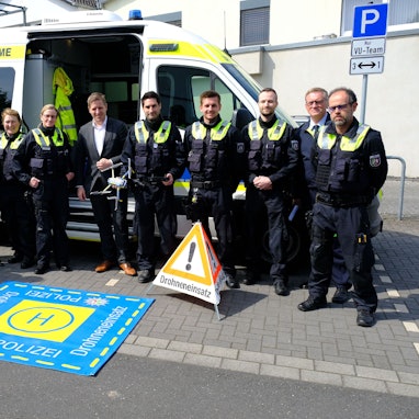 Die Beamten des Verkehrsunfall-Teams aus Mechernich.