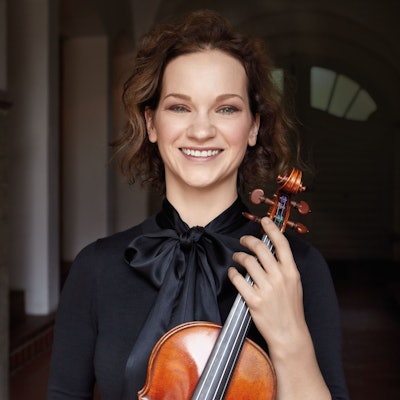 Hilary Hahn mit ihrer Geige