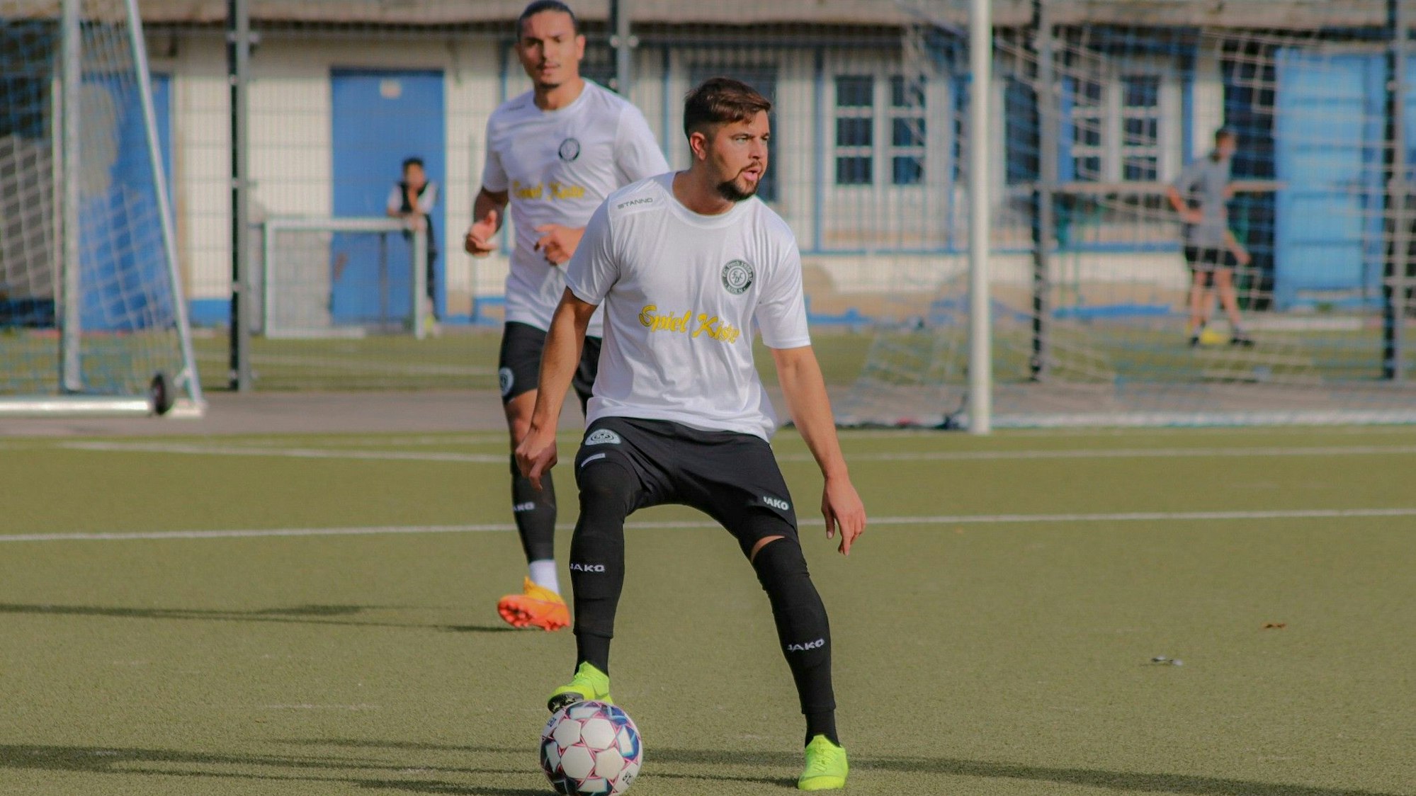 Mit dem FC Pesch kämpf Kaan Akca in der Mittelrheinliga um den Klassenerhalt.